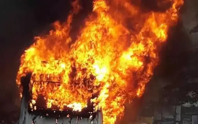 Private Bus Catches Fire Near Sakrebailu; All Passengers Safe - News Karnataka