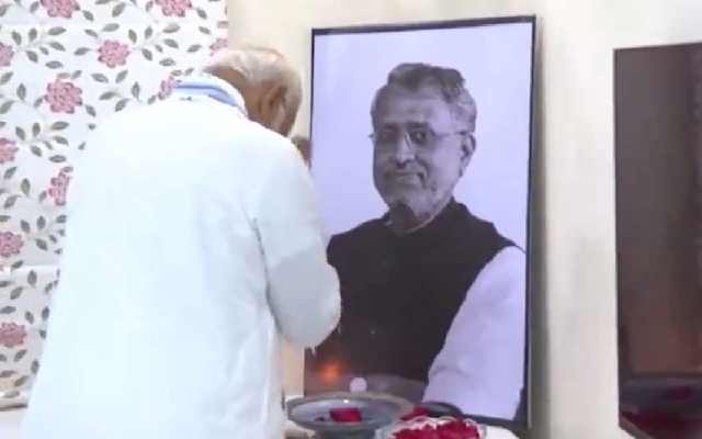 PM Modi Pays Tribute: Visits Sushil Kumar Modi's Patna Residence - News Karnataka