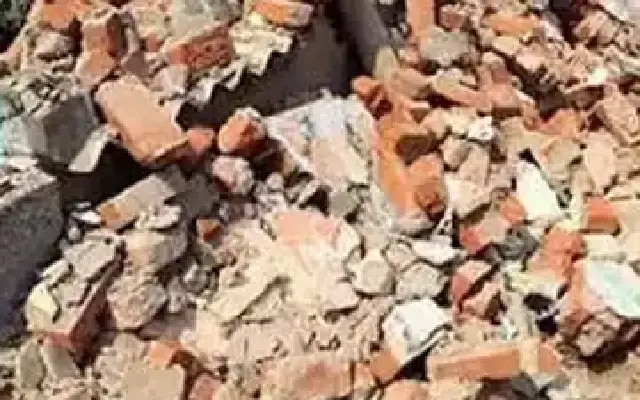 Kushtagi: Two Women Killed in Dilapidated Toilet Wall Collapse - News Karnataka