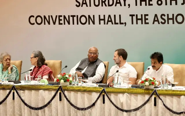 Congress CWC Pass Resolution to Appoint Rahul as LOP in Lok Sabha - News Karnataka