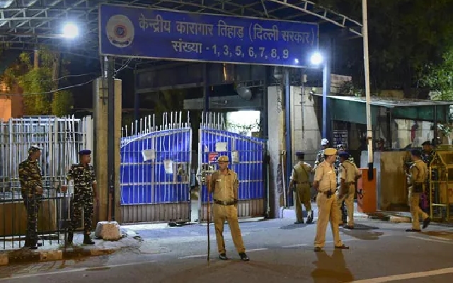 Gang War Continues Inside Delhi's Tihar Jail, Rivals Stab Another Prisoner - News Karnataka