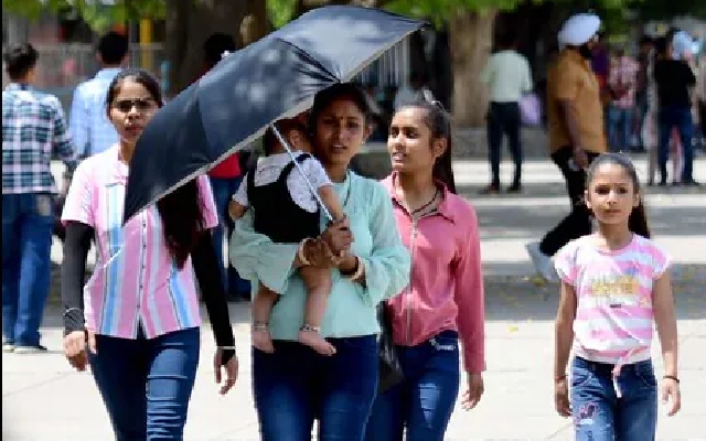 IMD issues alerts for thunderstorms and gusty winds for next three days - News Karnataka