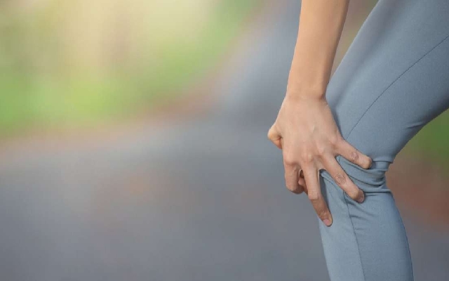 Joint pain increases during monsoon; know what to eat & what to avoid - News Karnataka