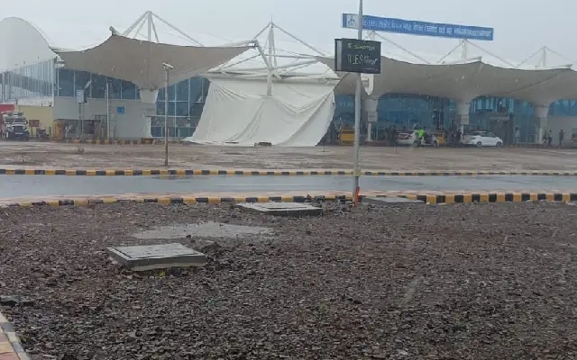 After Delhi, Rajkot Airport Canopy Collapses in Heavy Rain - News Karnataka