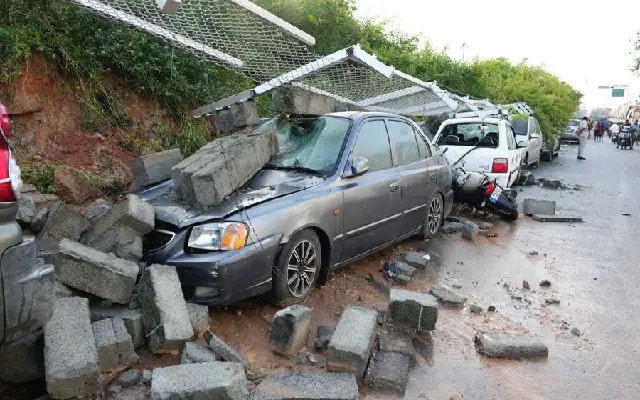 Heavy Rain Causes Road Collapse in Bangrakulur, Cutting Off Access - News Karnataka