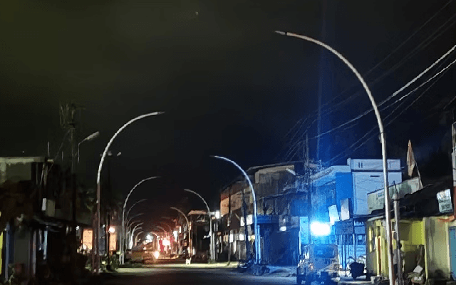 Mundagoda Struggles with Malfunctioning Streetlights - News Karnataka