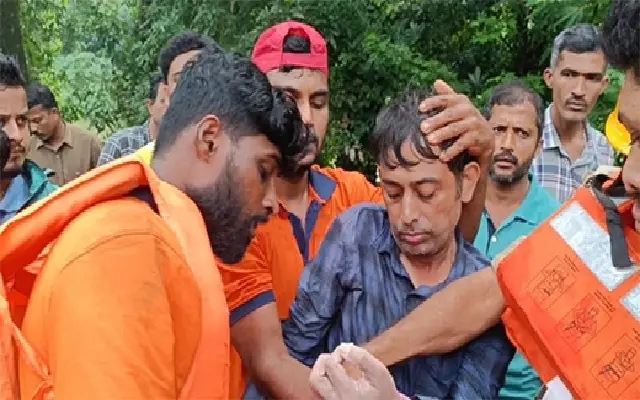 Man Rescued from Kumaradhara River After Attempted Suicide - News Karnataka