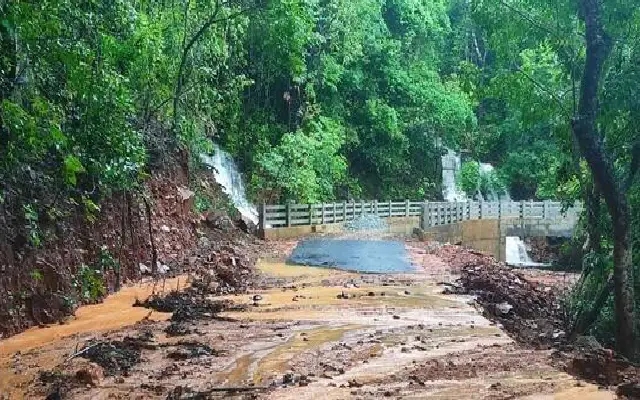 Kombaru Village Faces Monsoon Perils: Urgent Need for Safe Footbridges - News Karnataka