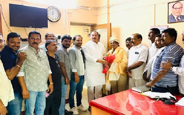 Congress Leaders Felicitate Urwa Police Team for Action Against Chaddi Gang - News Karnataka