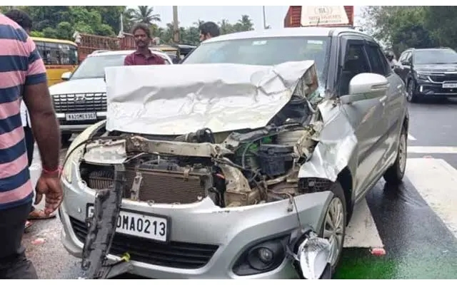 Severe Collision Between School Bus and Car at Moolur - News Karnataka
