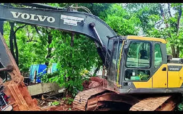 20-Tonne Excavator Theft from Court Premises: Two Arrested - News Karnataka