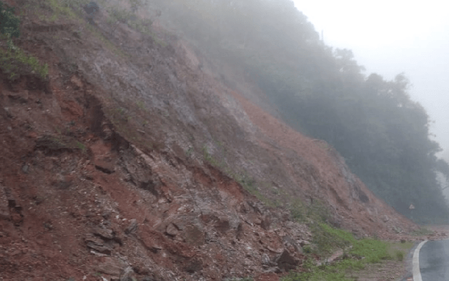 Madikeri: Night Vehicle Movement Restricted on NH 275 Due to Landslide Risk - News Karnataka