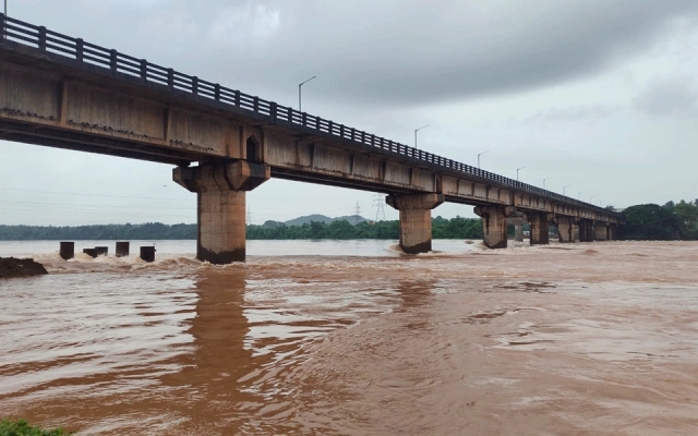 Rising Netravati River Threatens Floods, Schools Prepare for Closures - News Karnataka
