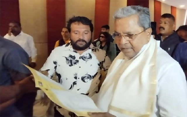Tulu Chalan Film Producers Association Honors Humanitarian Bus Crew - News Karnataka