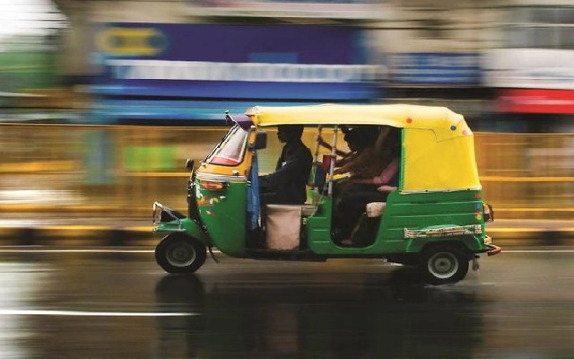Reckless Auto-Rickshaw Driving Sparks Debate in Bengaluru - News Karnataka