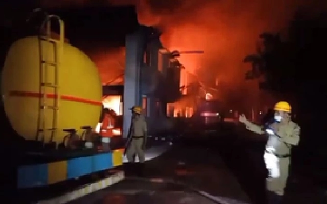 Major Fire in Belagavi Industrial Area Leaves Several Workers Trapped - News Karnataka