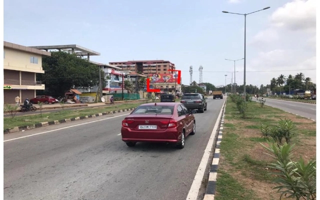 Santhekatte Service Road Strains Under Heavy Vehicle Traffic - News Karnataka