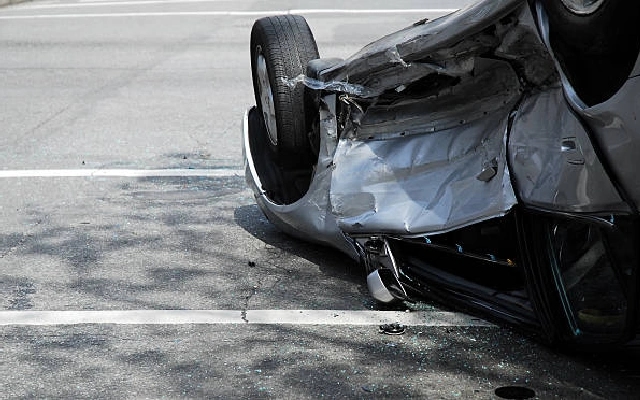 Car Overturns in Muniyalu Overtaking Maneuver - News Karnataka