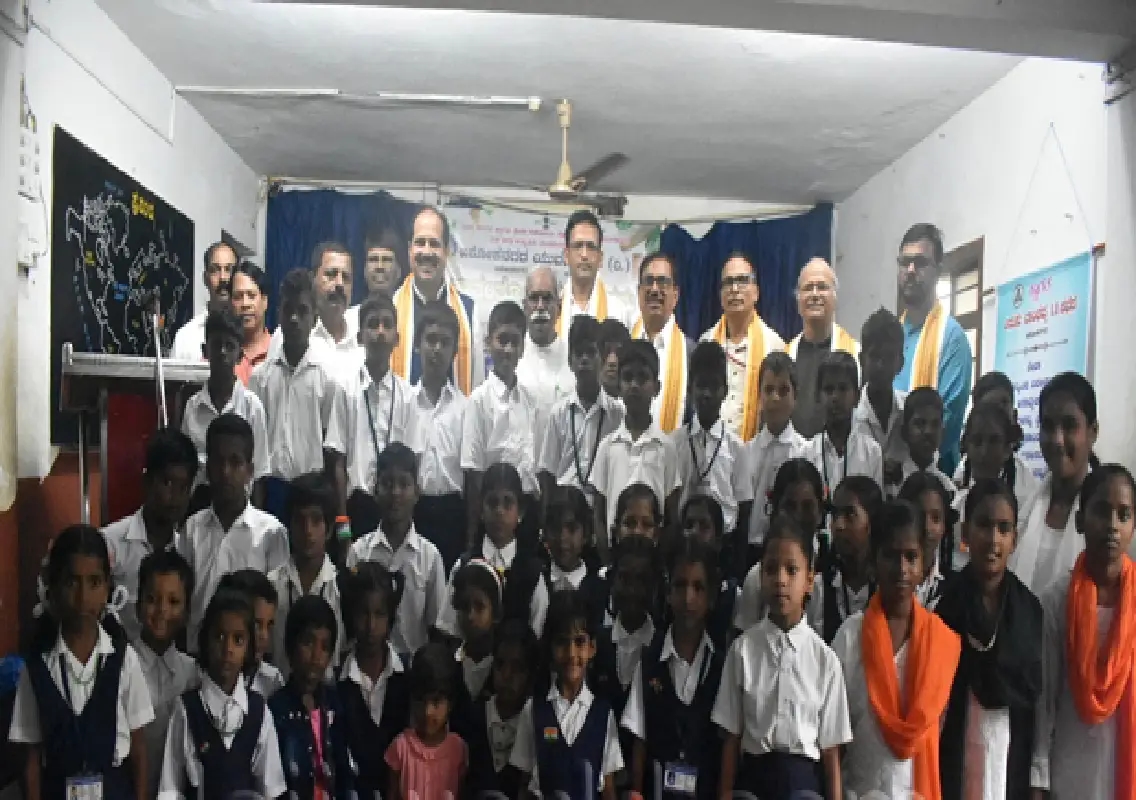 Ashoknagar Yuvaka Sangha celebrates I-Day with generous contributions - News Karnataka