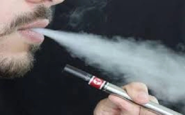 Two Men Arrested for Selling E-Cigarettes in R K Nagar - News Karnataka