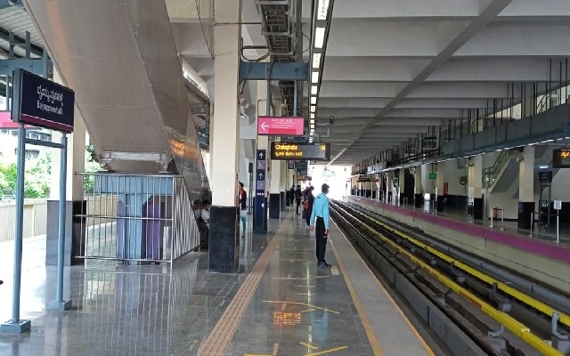 Visually Challenged Students Escape Unhurt After Falling on Metro Tracks - News Karnataka