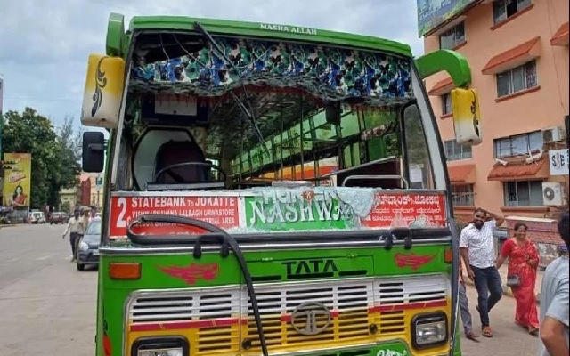 Private Bus Damaged During Congress Protest in Mangaluru - News Karnataka
