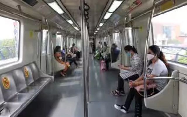 Demand for Platform Screen Doors Intensifies Following Recent Incident - News Karnataka