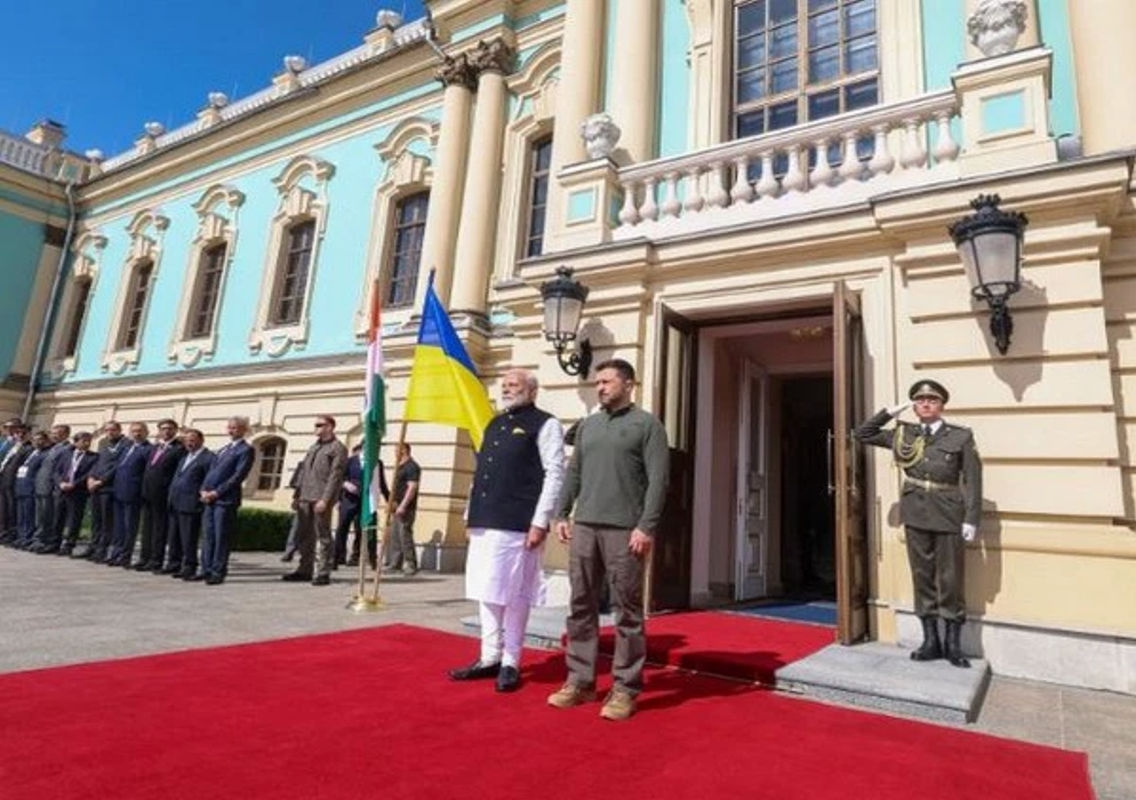 PM Modi Advocates for Peace During Historic Visit to Ukraine - News Karnataka