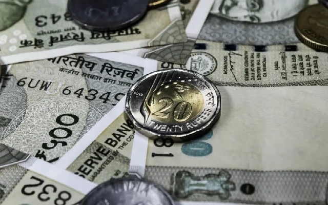 Indian graduate returns from US drowning in debt - News Karnataka