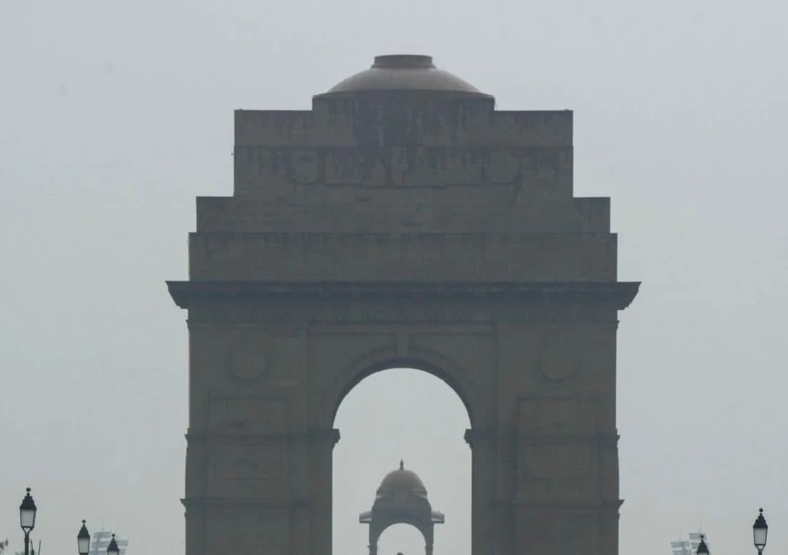 Delhi Minister Pushes for Cloud Seeding to Fight Winter Pollution - News Karnataka