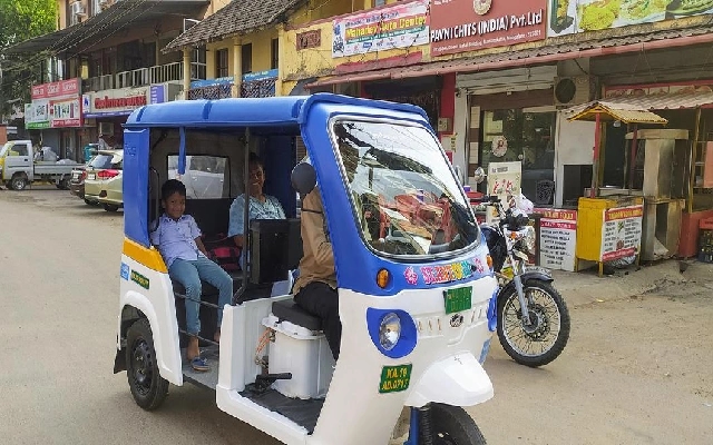 Auto-Rickshaw Drivers Protest Against Electric Vehicle Entry in Dakshina Kannada - News Karnataka
