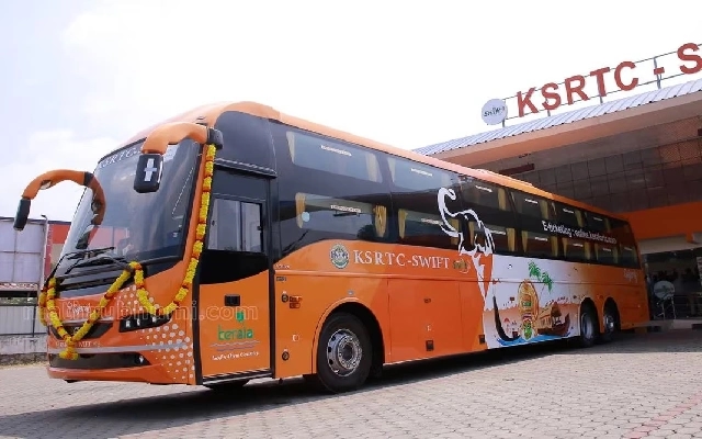 CMO Responds Swiftly to Viral Video of KSRTC Bus with Rear Doorstep Dragging on Road - News Karnataka