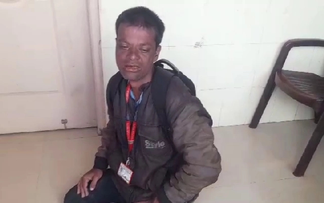 Vijayapura Doctor's Drunken Rampage at Health Centre Sparks Outrage - News Karnataka