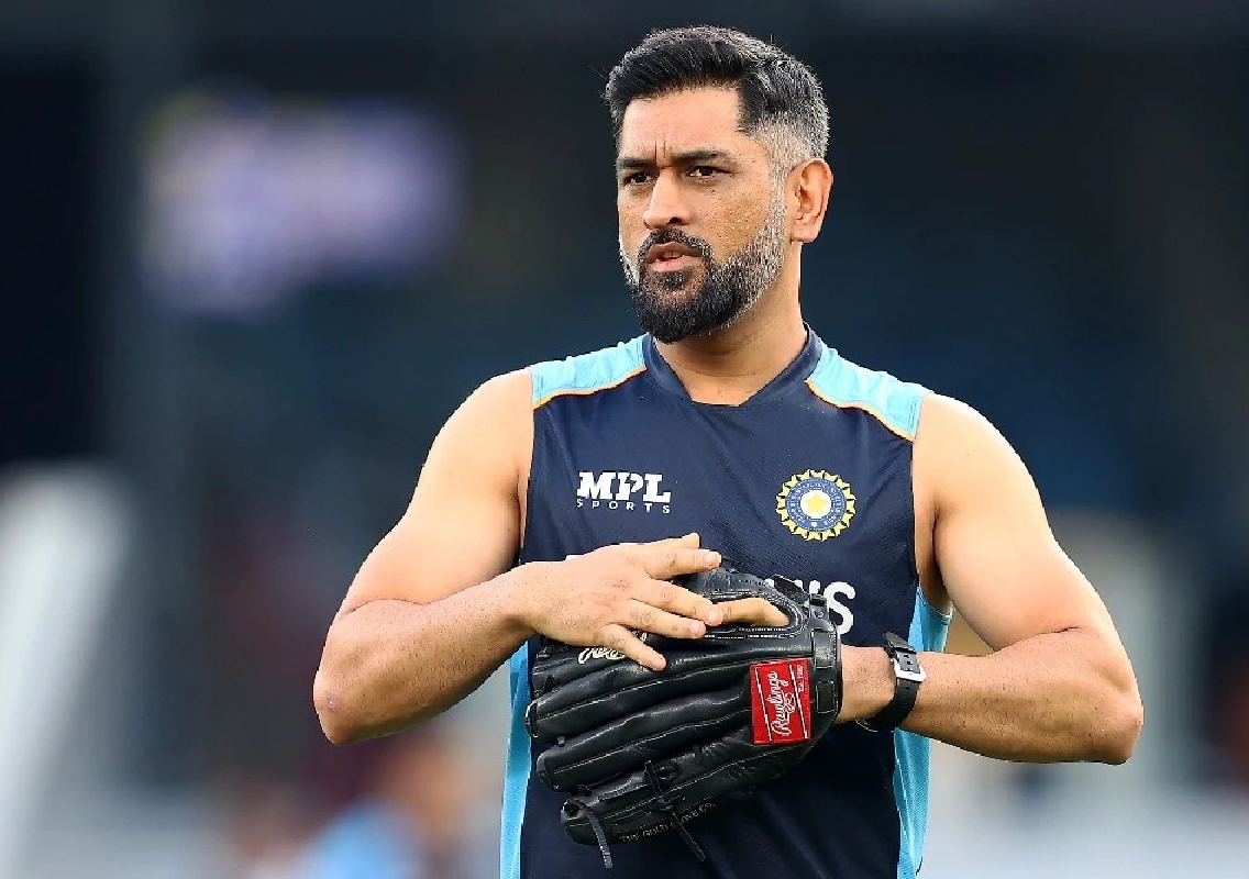 Aakash Chopra Recalls First Encounter with MS Dhoni: A Tale of Early Brilliance - News Karnataka
