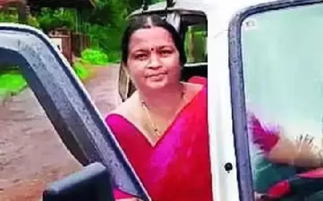 Meet Jalajakshi: Teacher, Driver, and Menstrual Hygiene Advocate in Sullia - News Karnataka