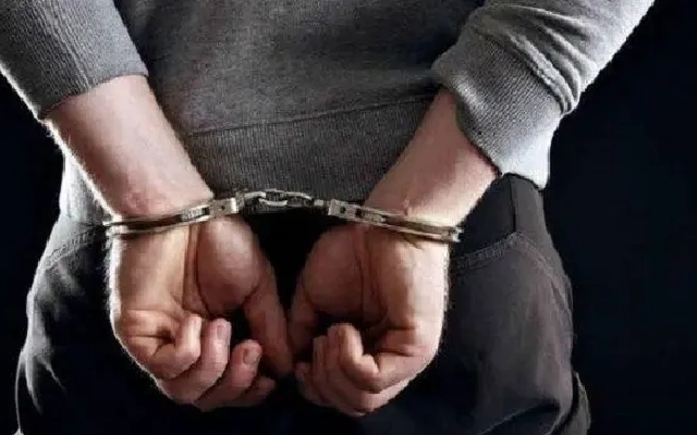 Lokayukta Nabs Kinnigoli Panchayat Officials for Bribery - News Karnataka