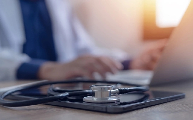 Karnataka Doctors Adopt Kannada for Prescriptions, Earn Praise from Activists - News Karnataka