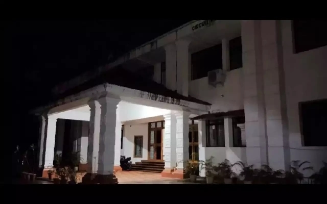 Mescom Cuts Power to Udupi Tourist Bungalow Over Unpaid Bills - News Karnataka
