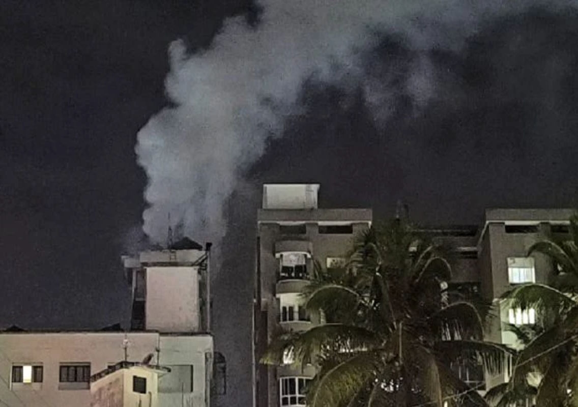 Fire Breaks Out in Hotel Near Besant Circle in Mangalore - News Karnataka