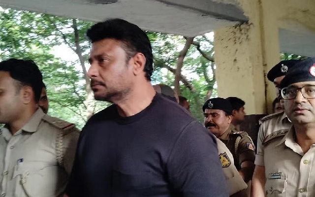 Ballari: IT Officials Interrogate Actor Darshan in Murder Case - News Karnataka