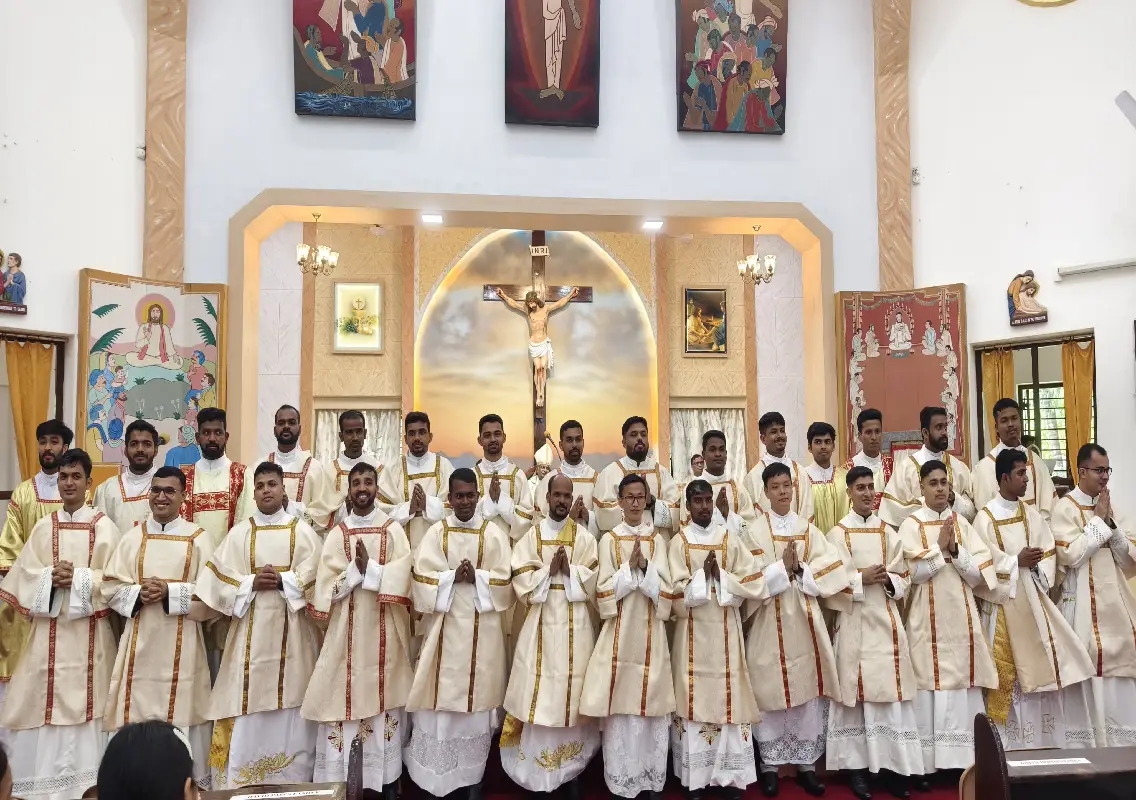 Diaconate Ordination: Bishop Saldanha Ordains 23 Seminarians, 4 for Mangalore Diocese  - News Karnataka