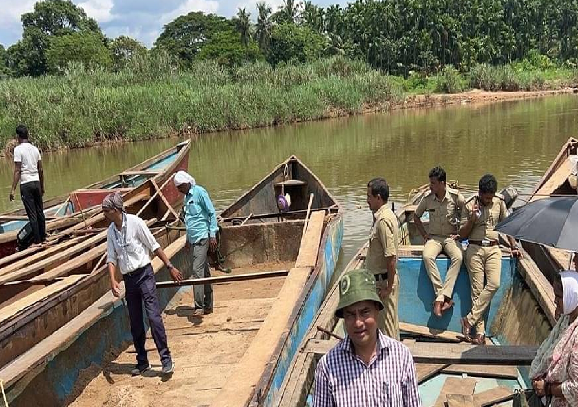 Officials Seize 23 Boats in Raid on Illegal Sand Mining in Bantwal Taluk - News Karnataka