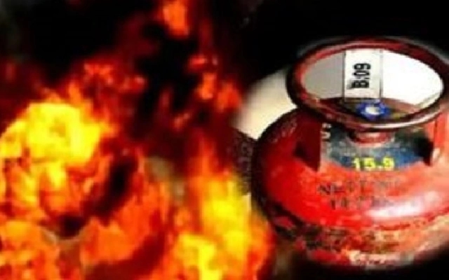 Six Injured in LPG Cylinder Blast in Davanagere Village - News Karnataka