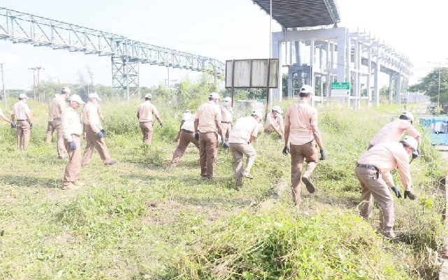 Cleanliness Drive By KIOCL Limited - News Karnataka