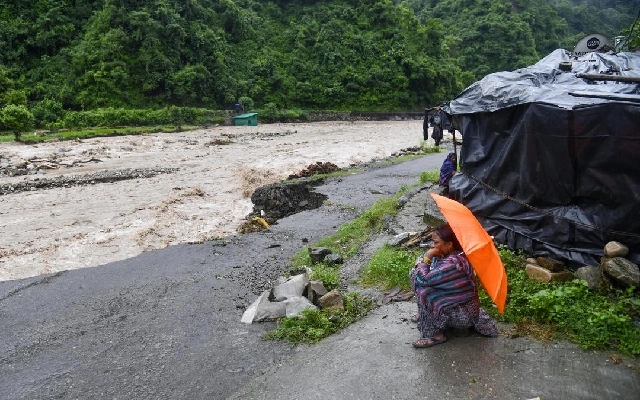 Hebri Cloudburst Destroys Lifeline Bridge, Mattavu Residents Rebuild in 12 Hours - News Karnataka