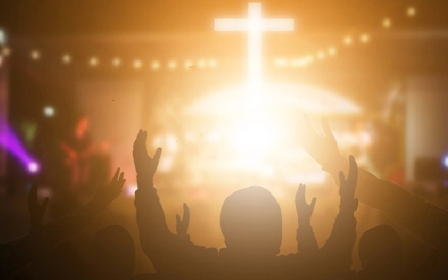Christians worldwide mark Good Friday with re-enactments of Jesus' crucifixion - News Karnataka