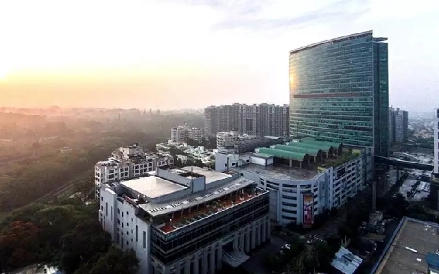 Bengaluru's Infrastructure Woes Spark Debate on Moving Tech Hubs to Smaller Cities - News Karnataka