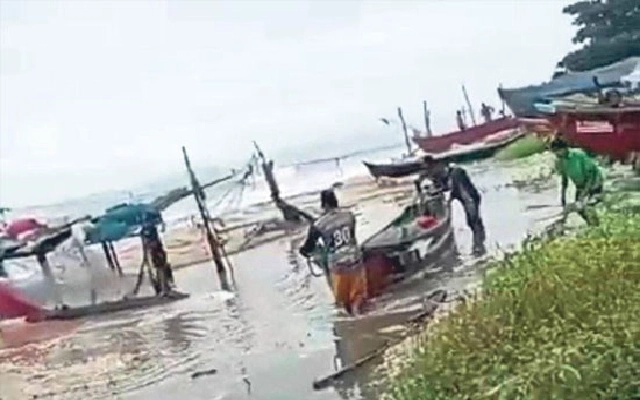 Coastal Erosion Threatens Homes in Gujjadi and Hosadu Villages - News Karnataka
