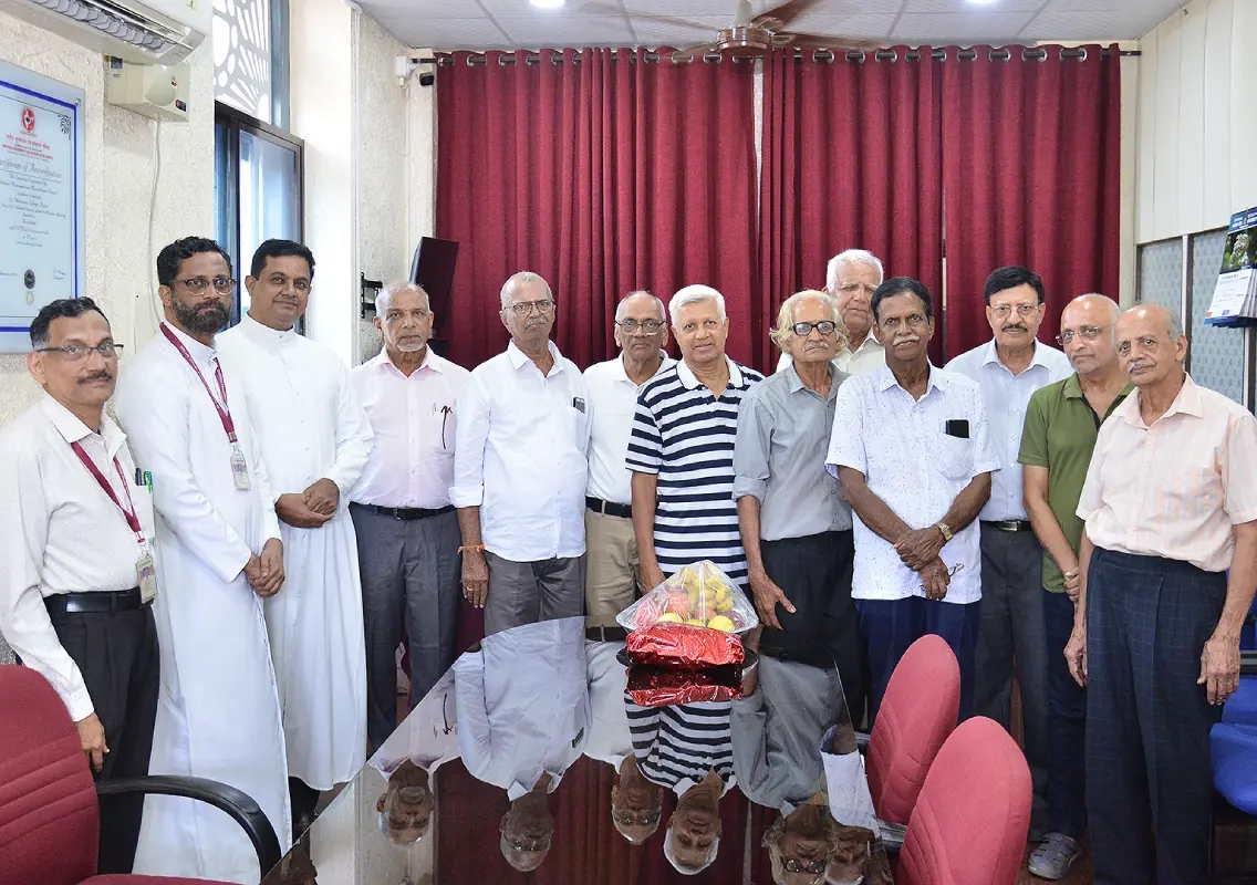 St Philomena College (Autonomous) Alumni Reunite: A Journey Down Memory Lane After 53 Years - News Karnataka