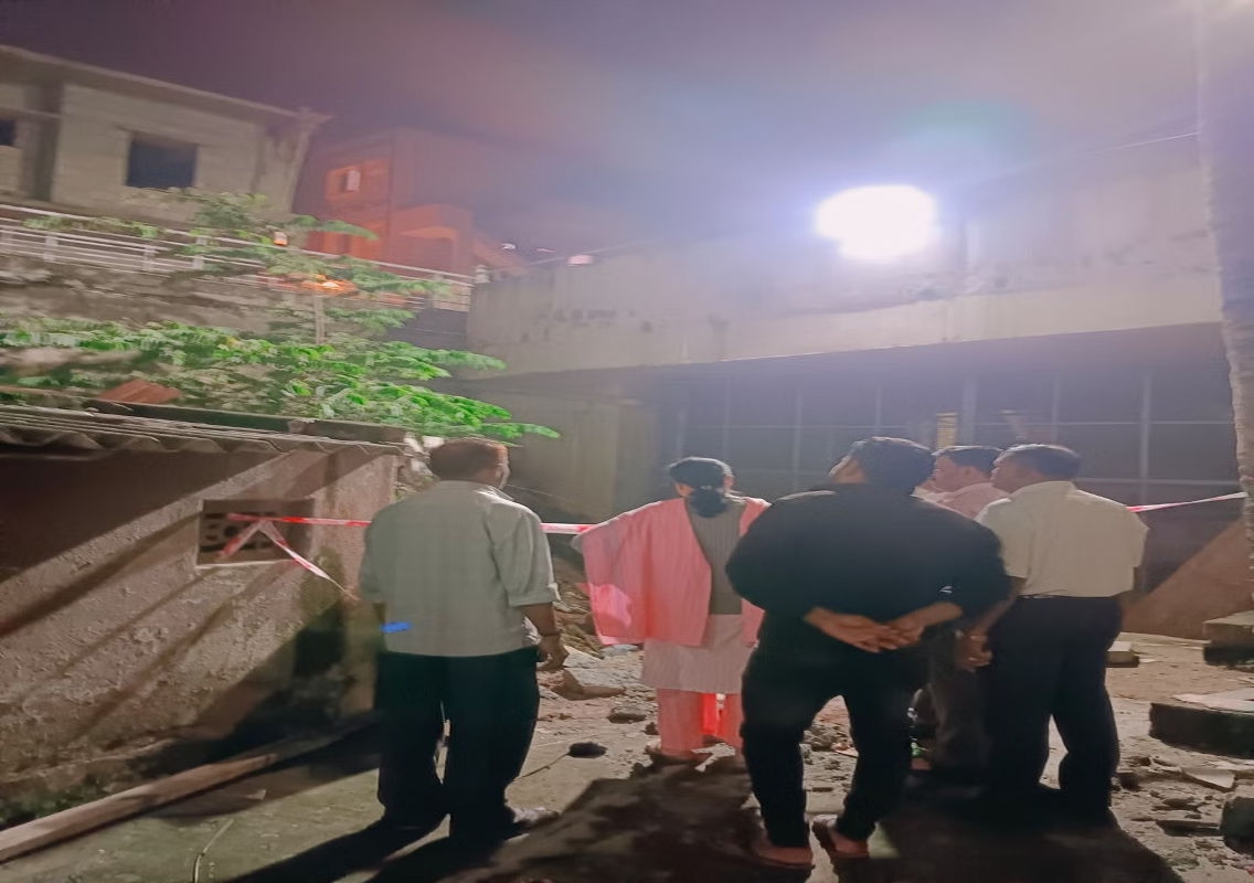 Three-Story Building in Bengaluru at Risk of Collapse, Residents Evacuated - News Karnataka